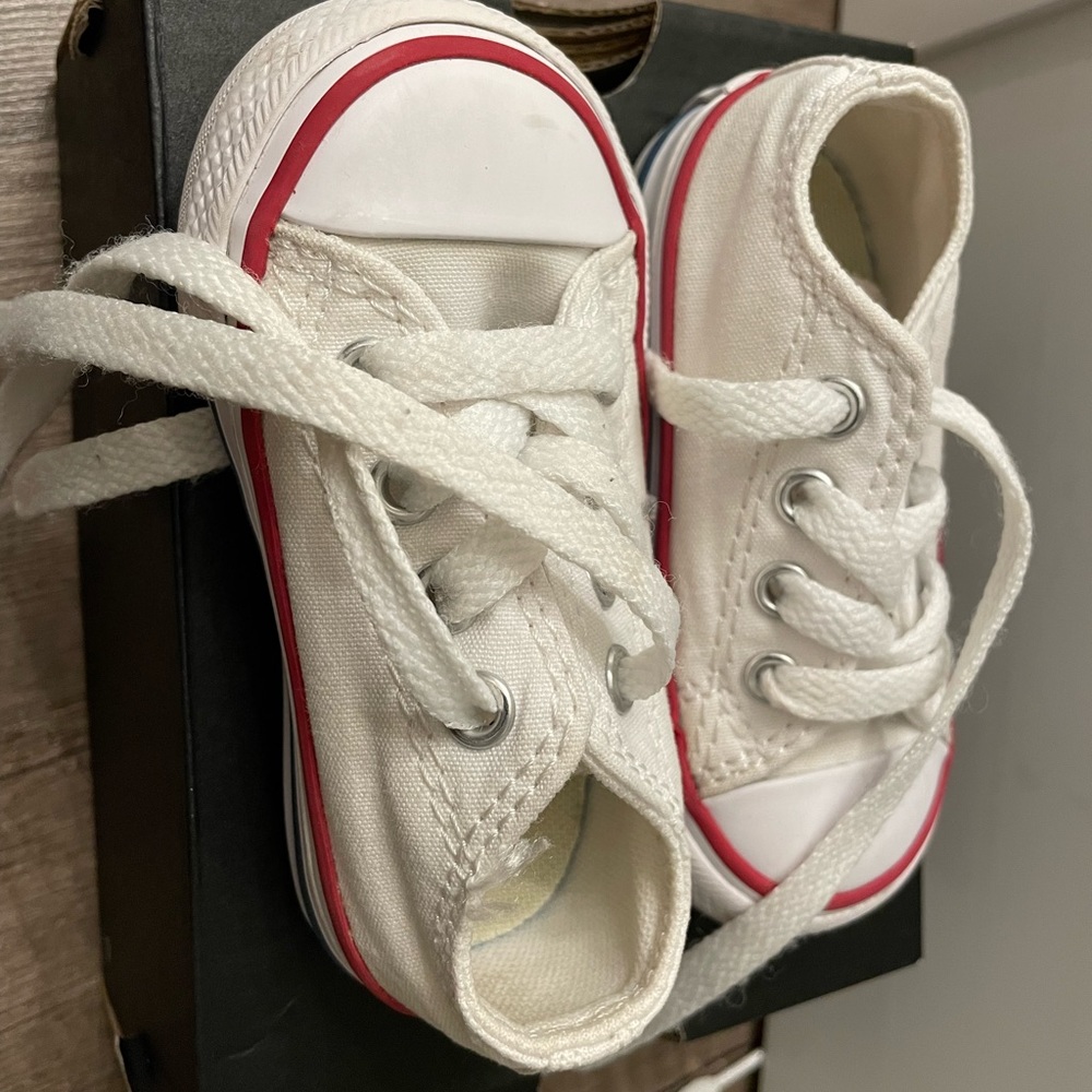 Size 4 all white baby Converse